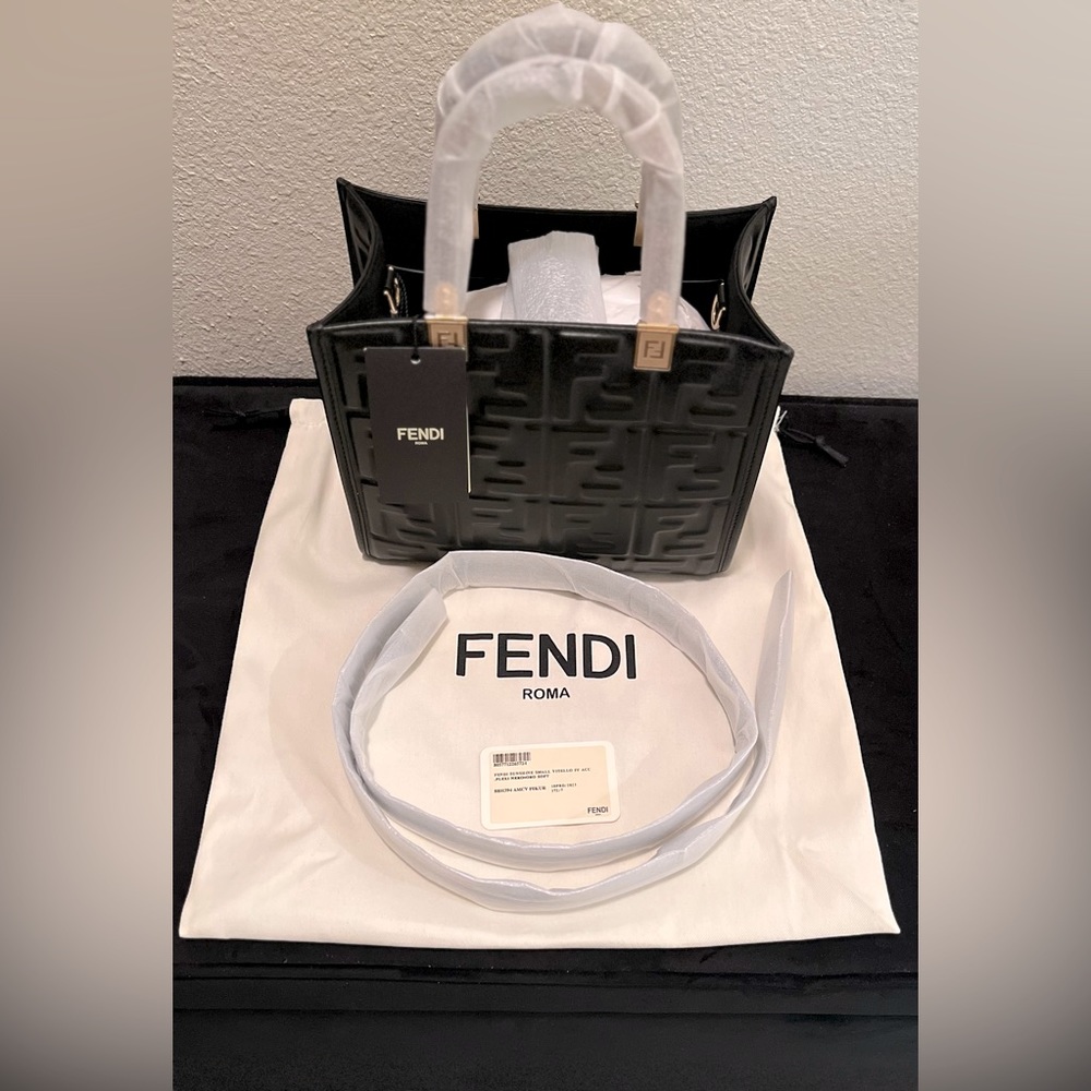 ❌❌ SOLD FENDI Sunshine Small Shopper